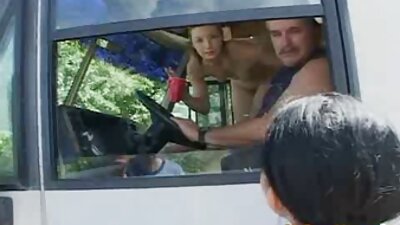 Video din 2002 în care Lala se trage bine într-o cameră de hotel