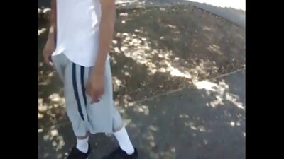 Curva mare neagră care își venerează penisul atât de bine